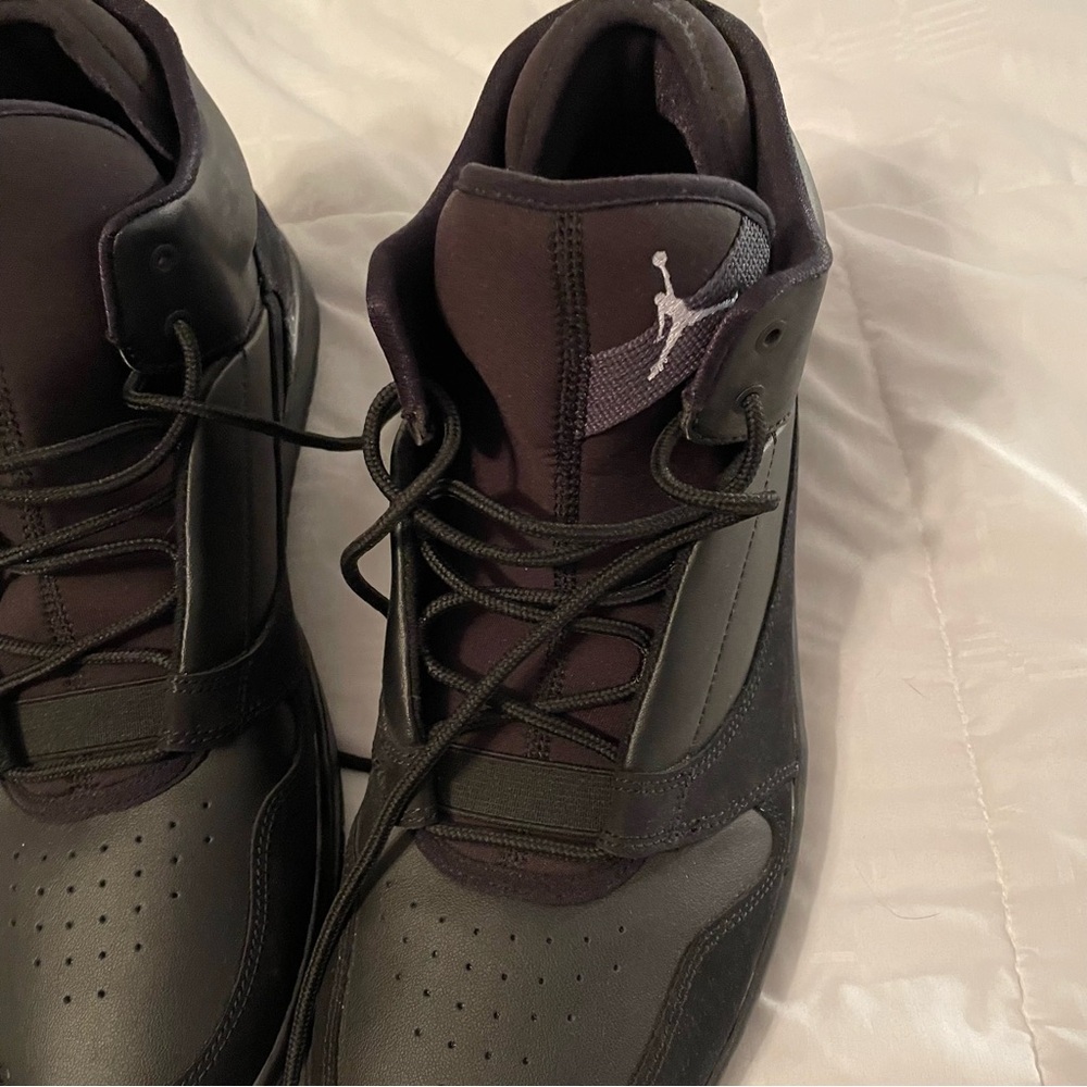Black Jordan’s - Picture 6 of 10